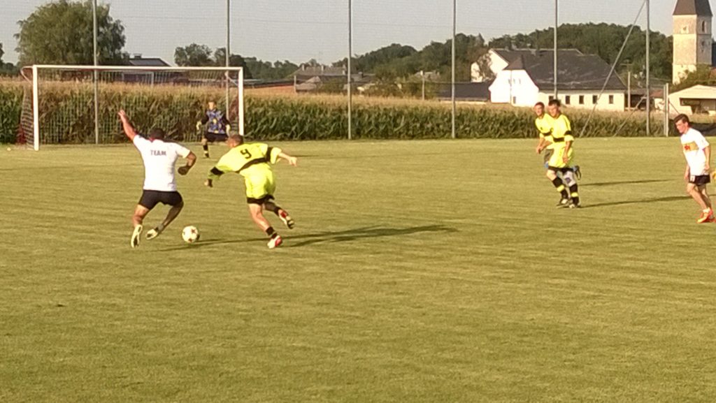 Fußball Kirchham vs. UJZ in der Traunsteinarena