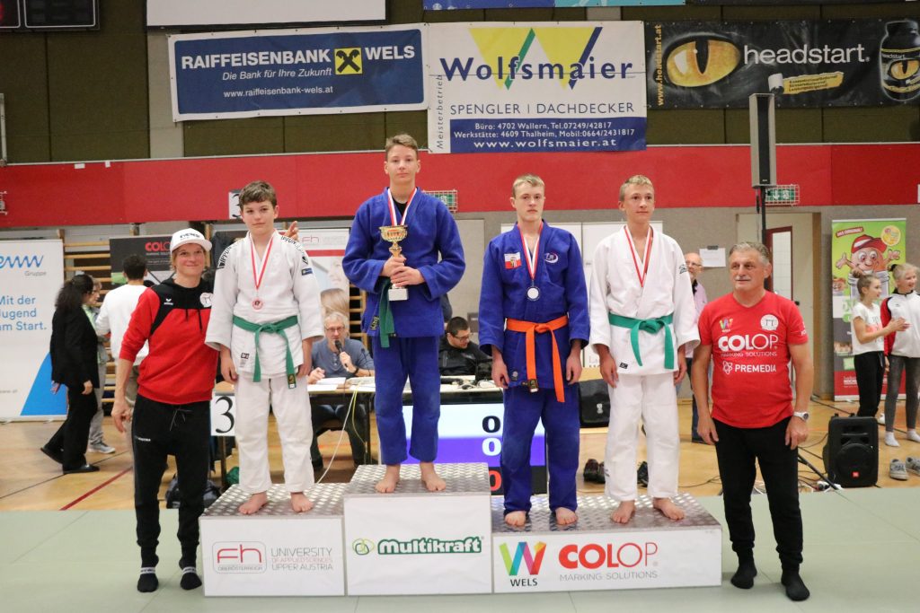 Zwei 1. Plätze mit Führer Thomas und Gegenleitner Bruno beim Colop Masters in Wels