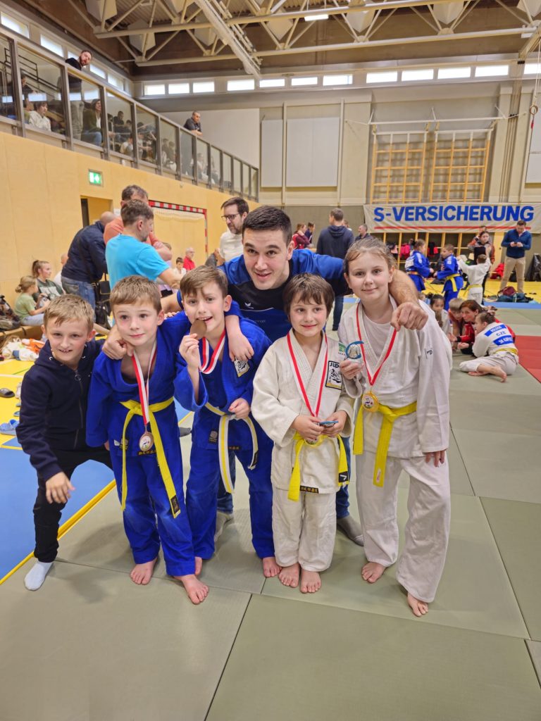 3 Goldene, 1 Silberne und 6 Bronzene bei der 31. Int. UJZ Trophy in Rohrbach