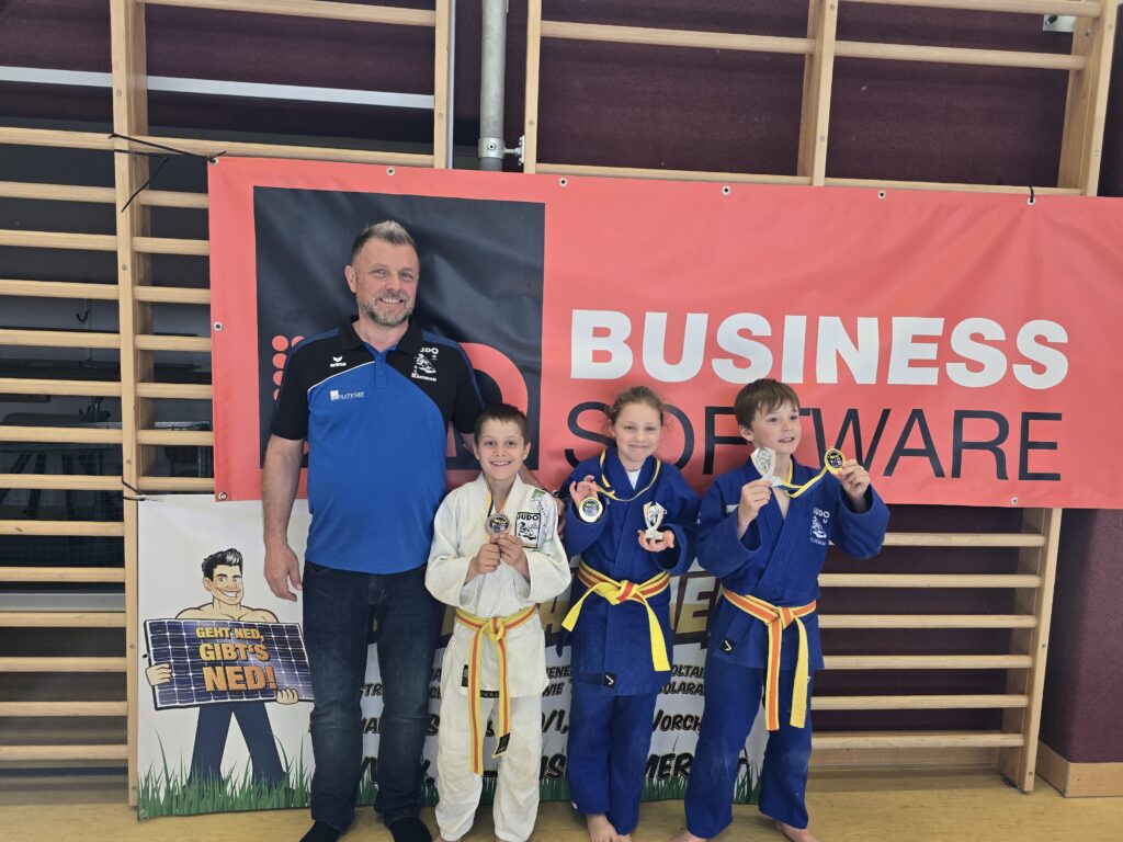 Zwei 1. Plätze und einen 3. Platz für Kirchham beim Int. Judoturnier Rapsocup U10 in Alkoven