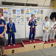 Zwei 1. Plätze, zwei 2. Plätze und drei 3. Plätze für Kirchham beim größten Int. Judoturnier Österreichs Austrian Cup Zeltweg mit fast 1300 Teilnehmern aus 16 Nationen.