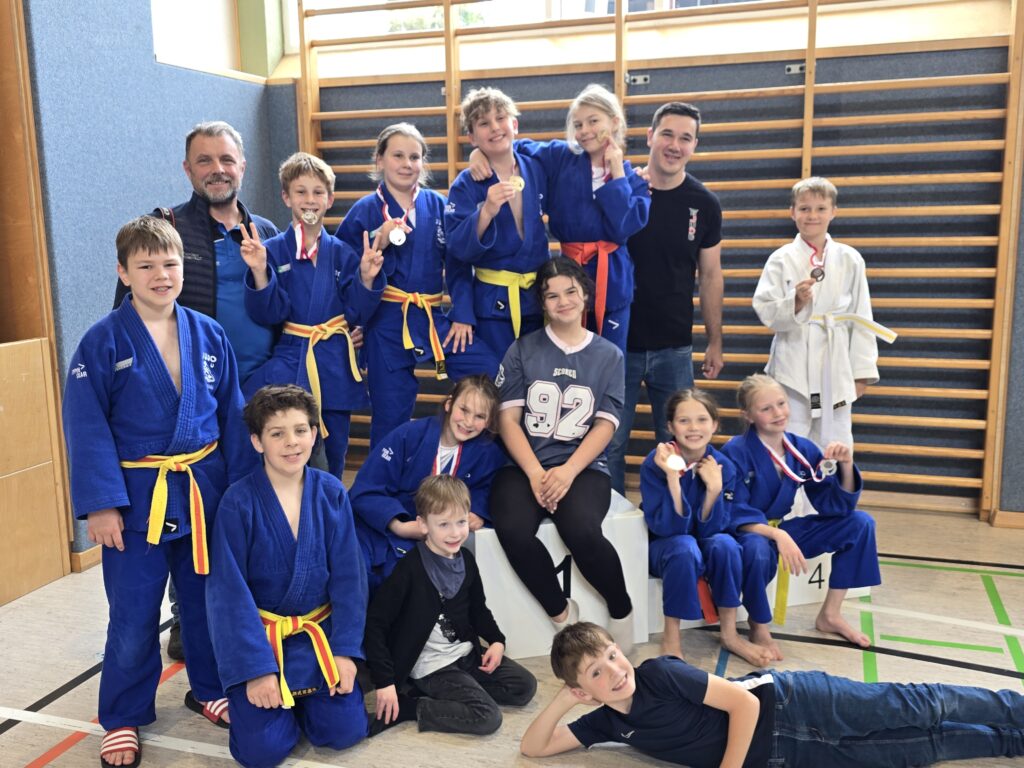 Zwölf 1. Plätze, sieben 2. Plätze und einen 3. Platz für Kirchham bei der 2. Runde im Bezirkscup in Schörfling.