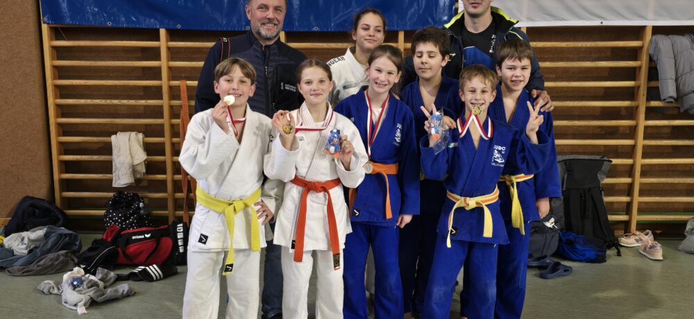 Sieben 1. Plätze, vier 2. Plätze und einen 3. Platz für Kirchham beim OÖ Herbst Kyuturnier in Leonding.