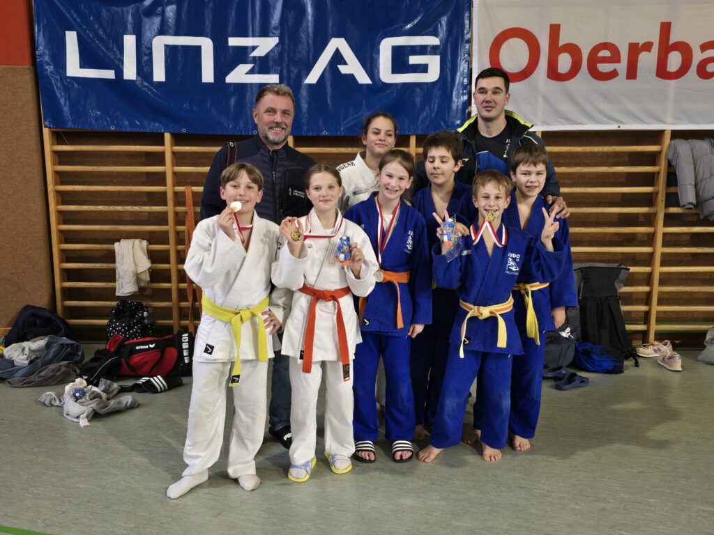 Sieben 1. Plätze, vier 2. Plätze und einen 3. Platz für Kirchham beim OÖ Herbst Kyuturnier in Leonding.
