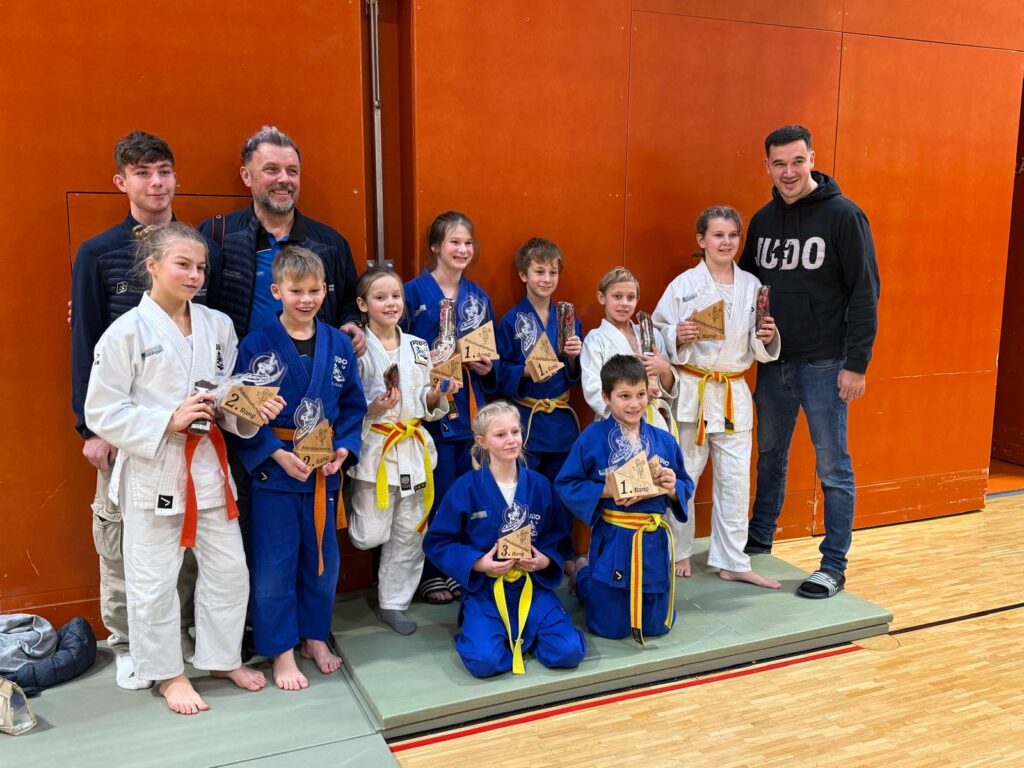5 Goldene, 4 Silberne und 4 Bronzene für Kirchham beim Nikolausturnier für U8 – U12 in Kirchdorf