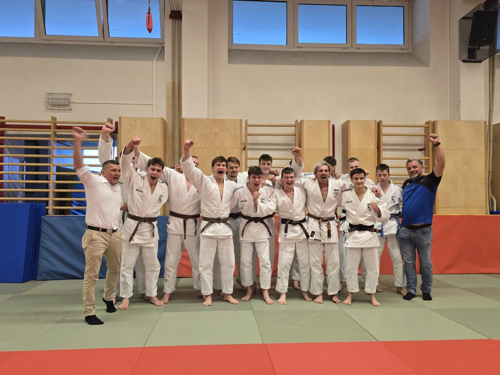 08:06 Auswärtserfolg in der 2. Bundesliga für Kirchham I gegen Sanjindo Bischofshofen II in St. Johann im Pongau