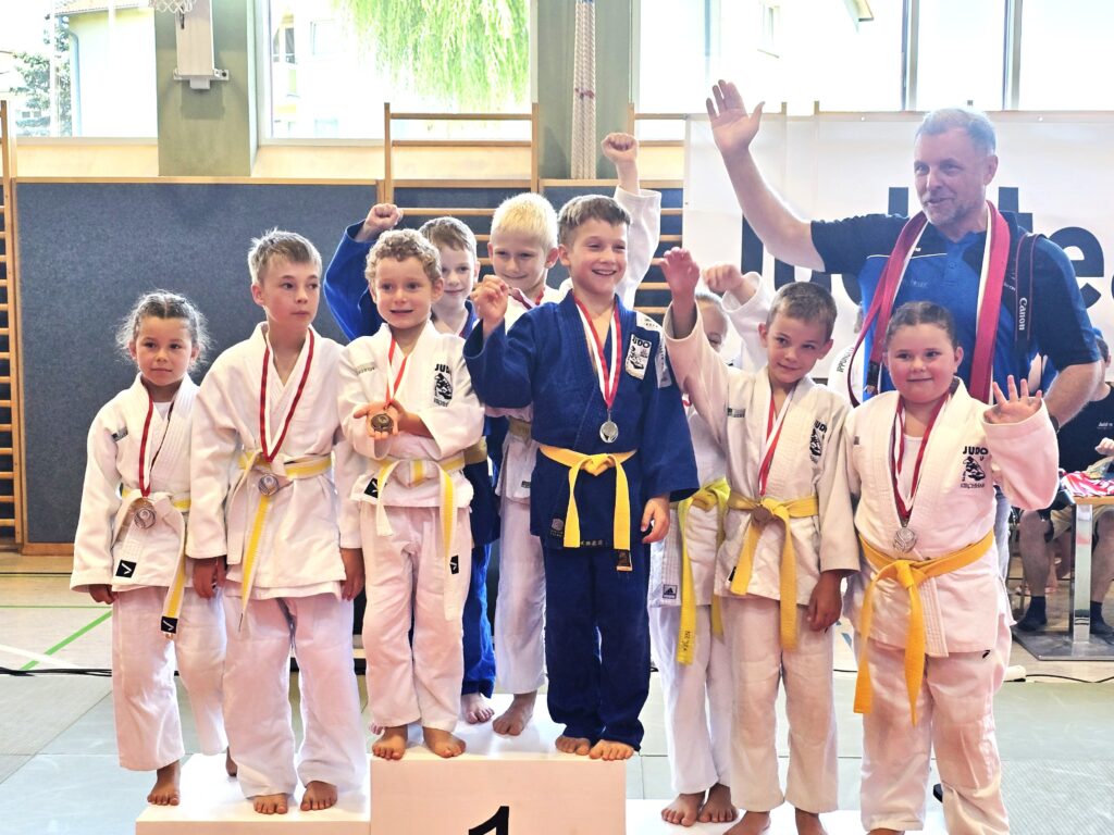 10 Goldene, 4 Silberne und 3 Bronzene bei der 2. Runde im Bezirkscup für U8 – U16 in Schörfling